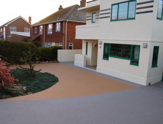 Clearstone installs resin drive for Art Deco period home