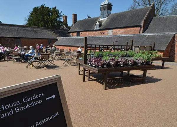 Coloured gravel at Baddesley