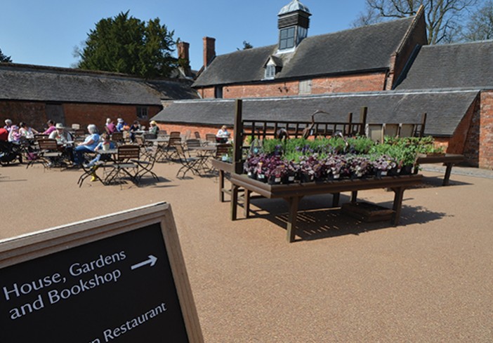 Coloured gravel at Baddesley