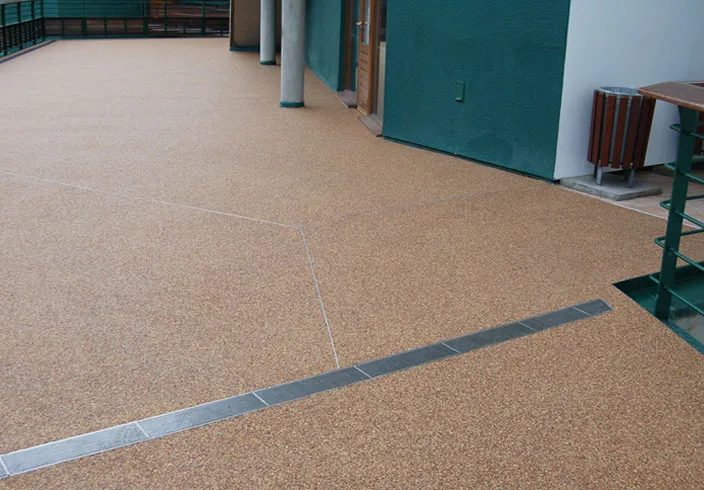 Resin bonded surfaces at Wimbledon tennis