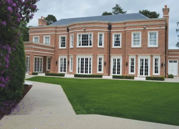 Clearstone resin drive case study for Lanesborough House in Wentworth
