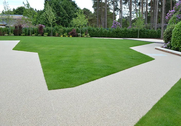 Clearstone resin drive case study for Lanesborough House in Wentworth