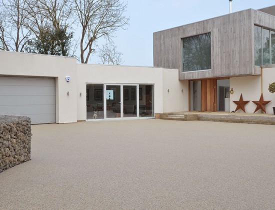 Resin drive for Saltmarsh House in Burham Market, landscape designed by Frosts Landscapes Clearstone case study