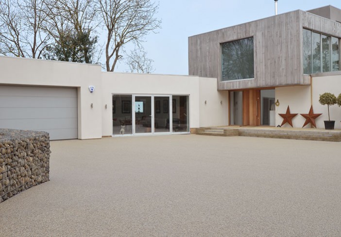 Resin drive for Saltmarsh House in Burham Market, landscape designed by Frosts Landscapes Clearstone case study