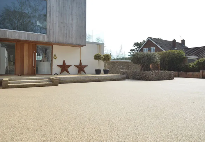 Resin drive for Saltmarsh House in Burham Market, landscape designed by Frosts Landscapes Clearstone case study