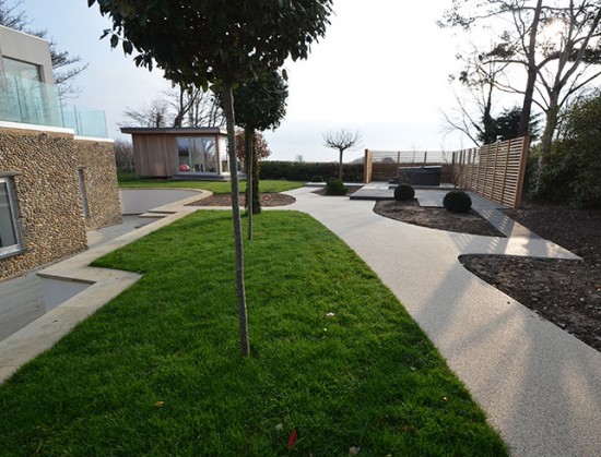 Resin drive for Saltmarsh House in Burham Market, landscape designed by Frosts Landscapes Clearstone case study