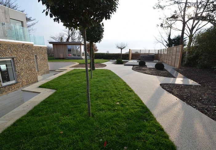 Resin drive for Saltmarsh House in Burham Market, landscape designed by Frosts Landscapes Clearstone case study