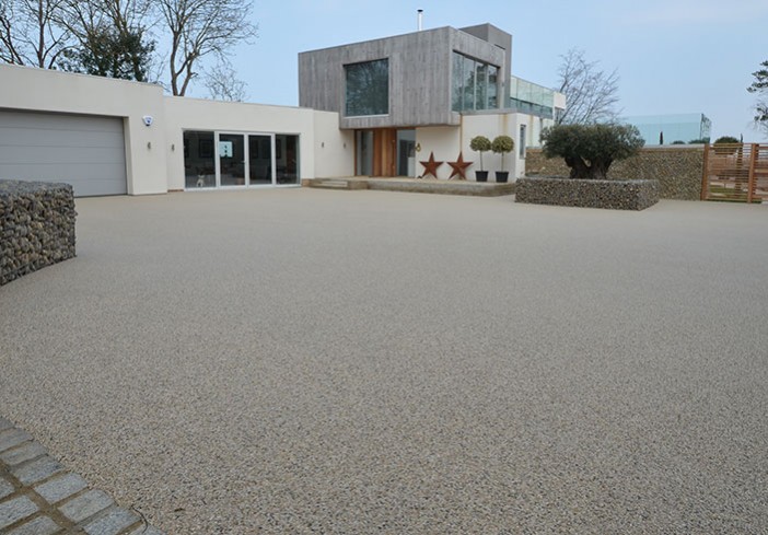 Resin drive for Saltmarsh House in Burham Market, landscape designed by Frosts Landscapes Clearstone case study