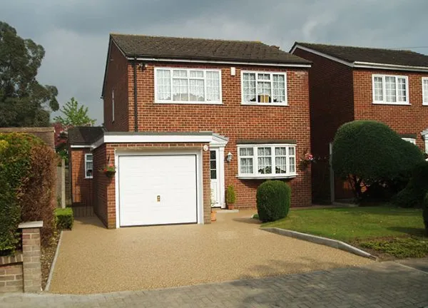 Orpington resin bound driveway on a mid-century home