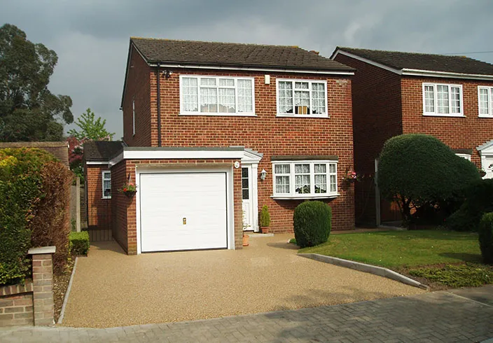 Orpington resin bound driveway on a mid-century home