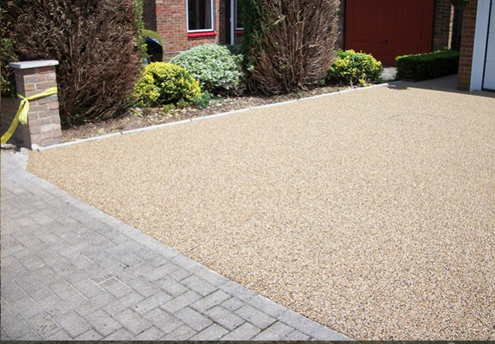 Orpington-Clearstone-no-joins-resin-driveway-picture