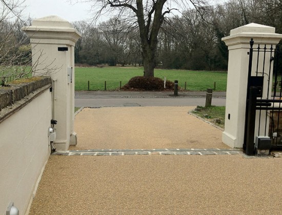 Barns Green permeable driveway