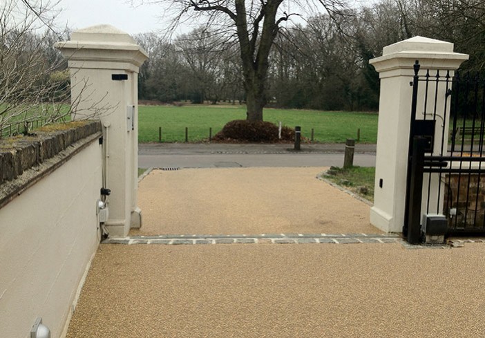 Barns Green permeable driveway