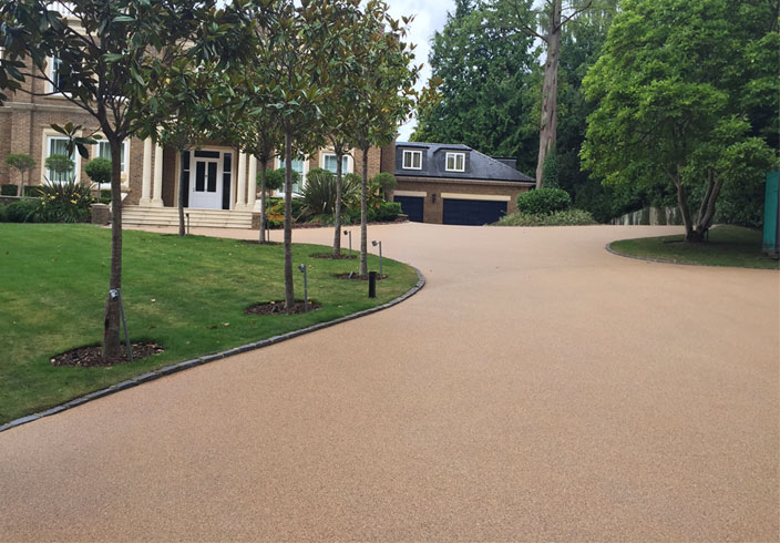 Resin Bound Gravel Driveway in Chesil colour, Weybridge, Surrey installed Clearstone