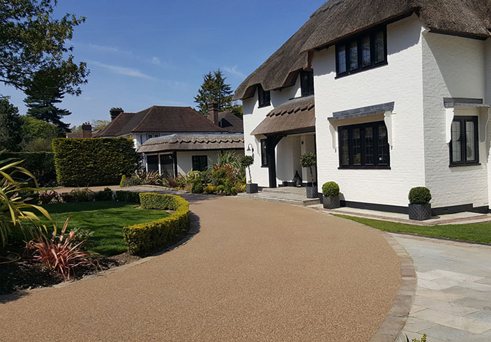 Resin Bound Gravel Driveway in Flaxen Pea colour, Orpington, Kent installed by Clearstone