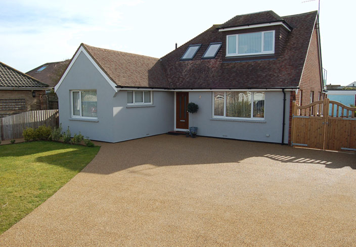 Resin Bound Gravel Driveway in Flaxen Pea colour, Shoreham-by-Sea, Sussex installed by Clearstone