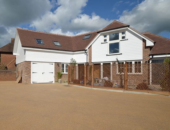 Resin bound roadway in Chesil installed by Clearstone for Sussex development