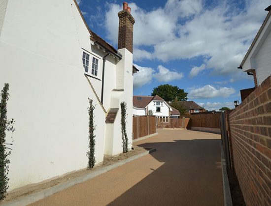 Resin bound roadway in Chesil installed by Clearstone for Sussex development