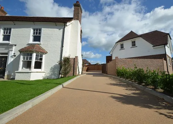 Resin bound roadway in Chesil installed by Clearstone for Sussex development
