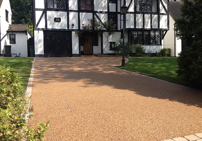 Resin bound gravel driveway