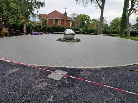 Granite sett edging detail on resin bound driveway, Weybridge