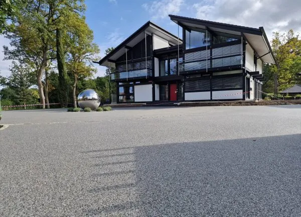 Resin bound driveway at a contemporary home, St George’s Hill, Weybridge, Surrey