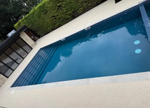 Resin bound spa surround or pool installation detail
