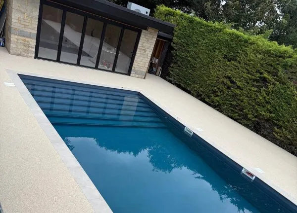 Resin bound pool surround - stone colour and finish detail