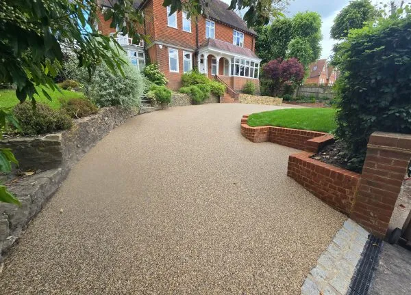 Resin bound surface after remedial work - seamless finish