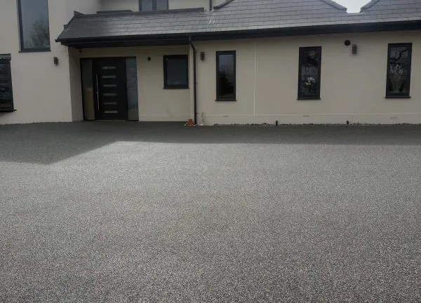 resin driveway on modern property - orbit colour